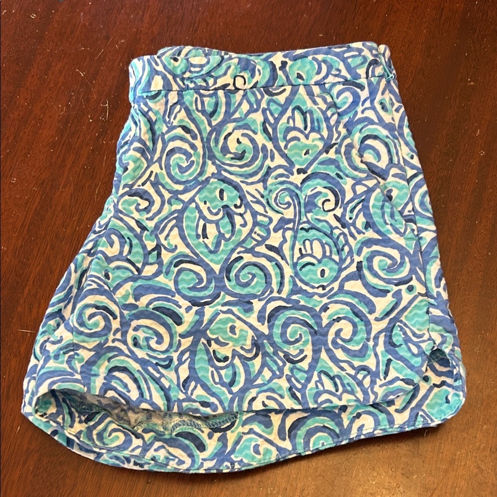 Lilly Pulitzer Blue & Teal Swirl Fish Pattern Shorts Size 00 EUC